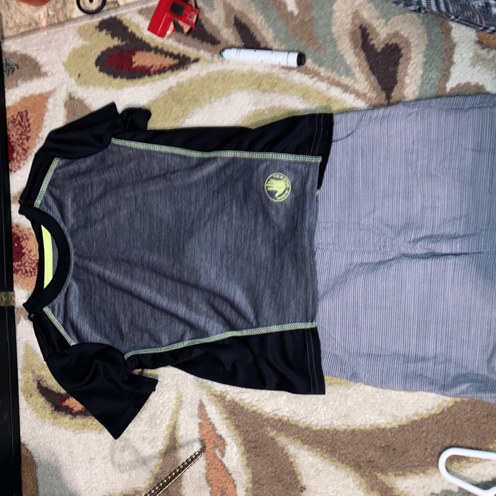 Size 5T matching short set